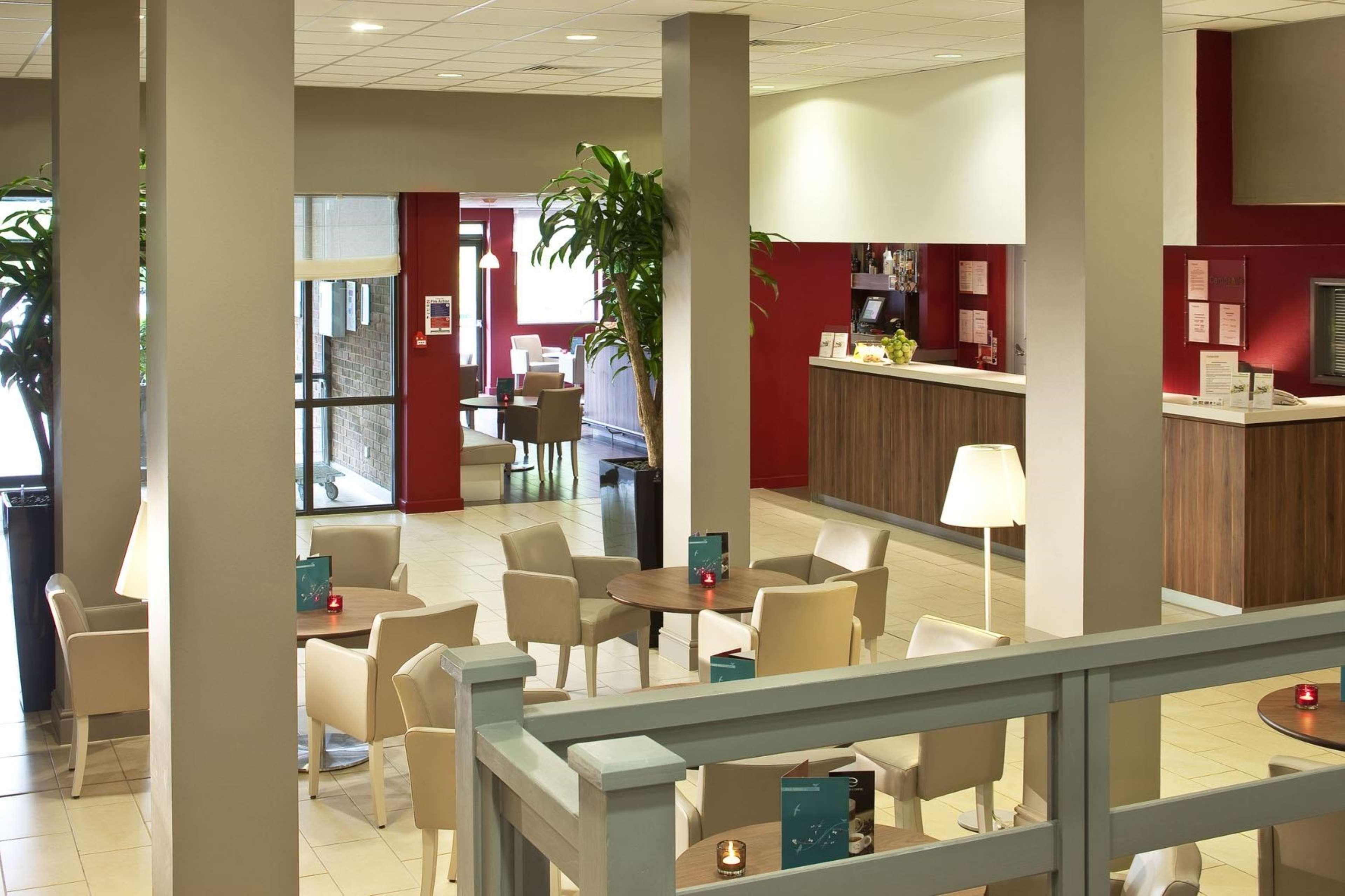 Campanile Swindon Hotel Exterior photo